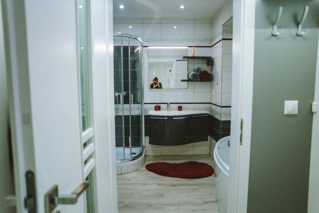 Design Apartment, The City Centre Close To The Health Spa Piest'any Exterior photo