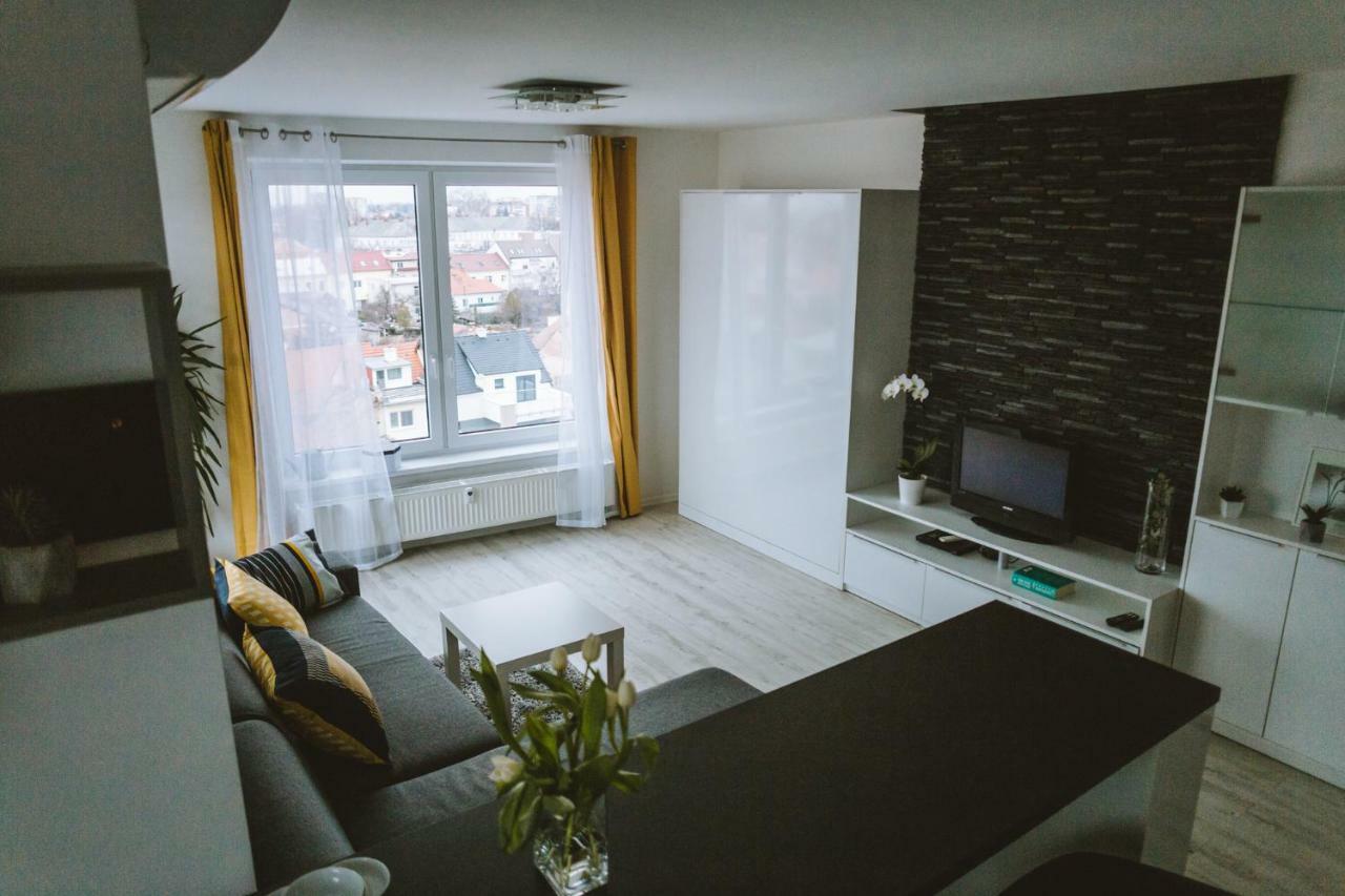 Design Apartment, The City Centre Close To The Health Spa Piest'any Exterior photo